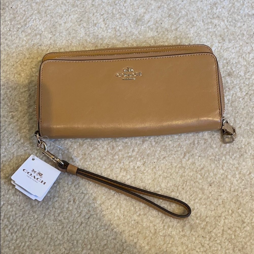 NWT Coach Accordion Wallet